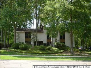 921 Woodstone Dr, Baton Rouge, LA 70808