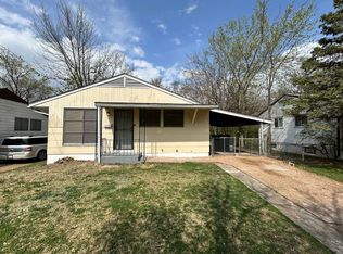 127 McAlpine Dr, Saint Louis, MO