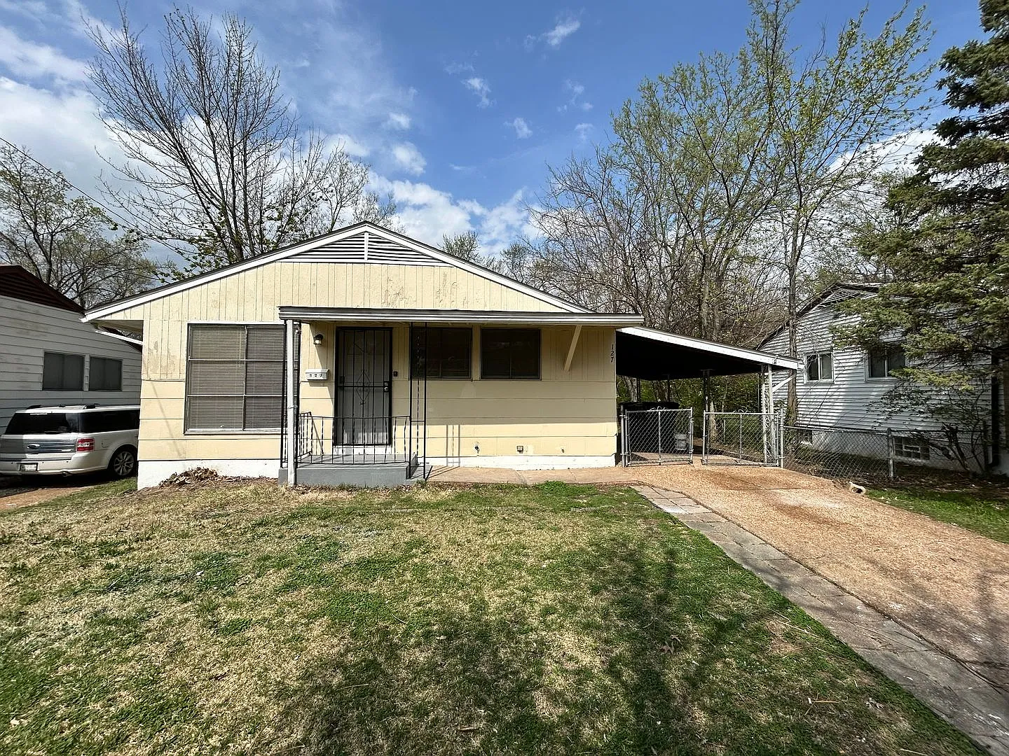 127 McAlpine Dr photo 1