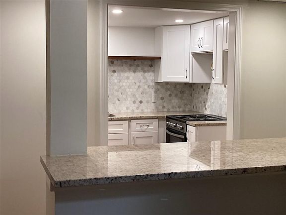 4th image of 2888 Bonanza Dr #B