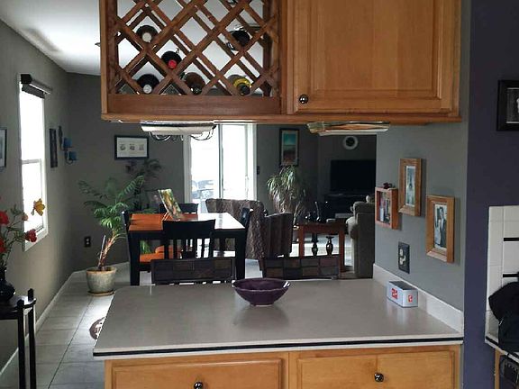 2nd image of 612 W 2nd St