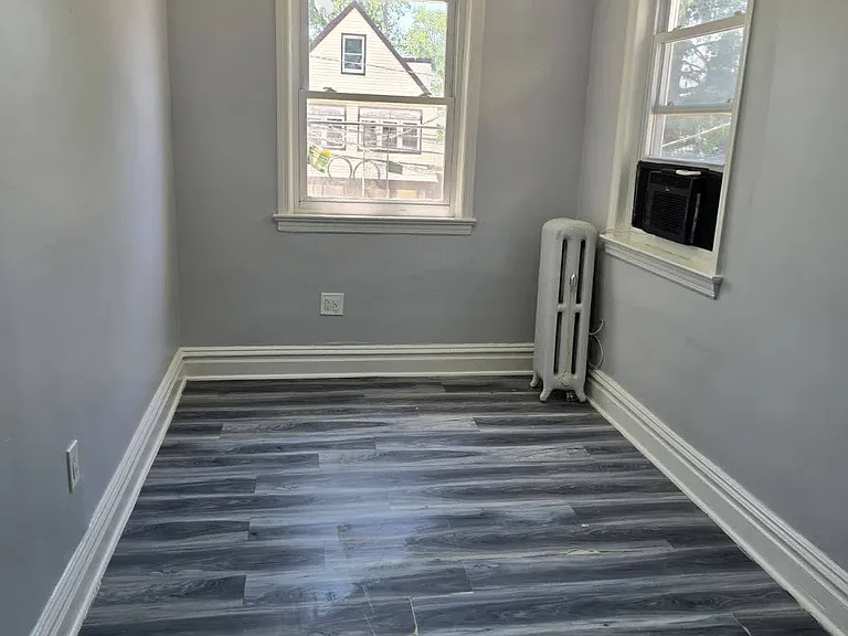 20 Wade St #2L — Photo 4