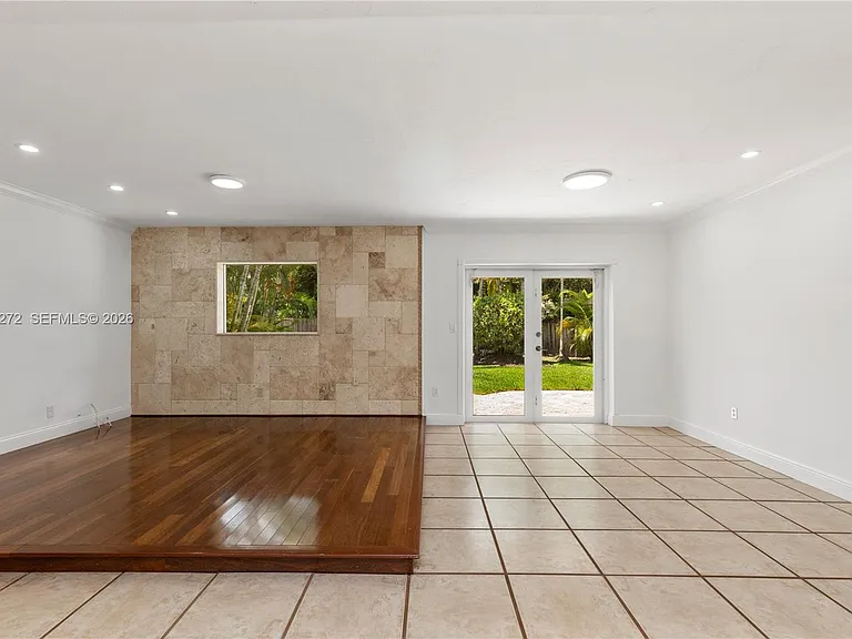9030 SW 184th Ter — Photo 9