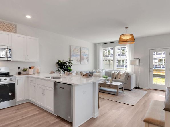 15 Whaler Dr, Runnemede, NJ 08078