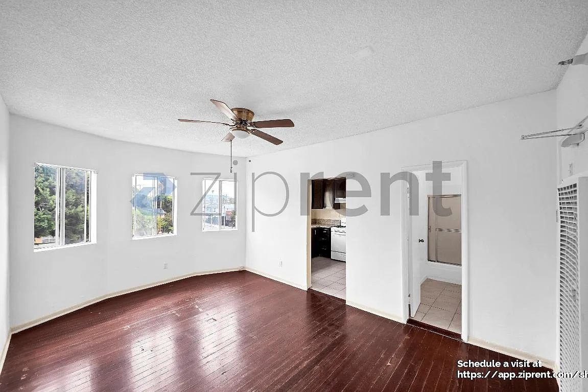 1 bed, 400 sqft, $1,910 — Photo 4