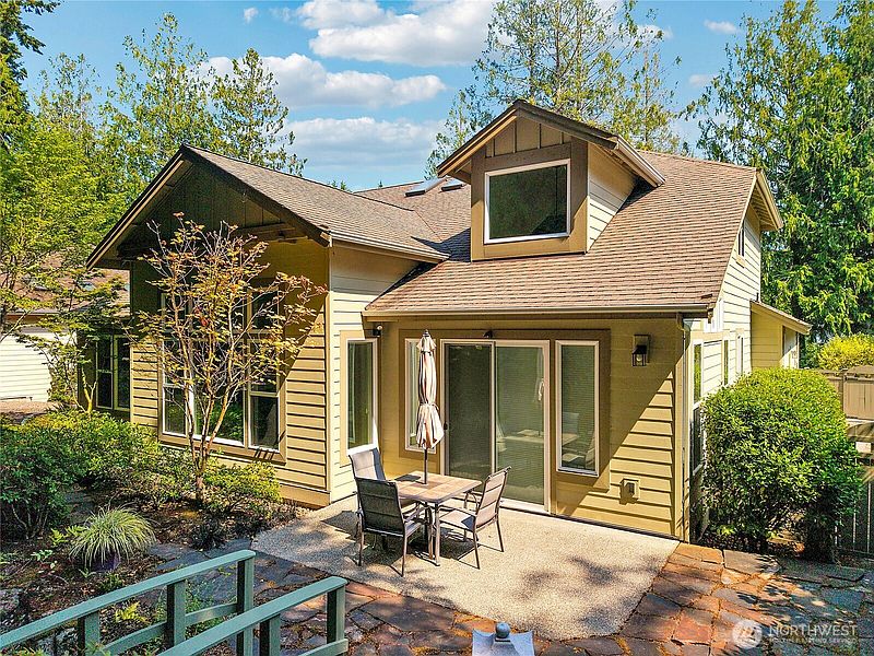3rd image of 442 Rainier Lane