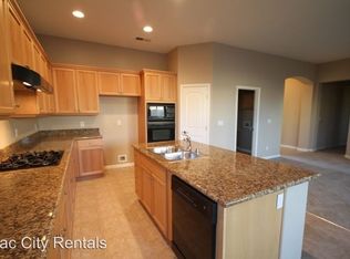 10207 Frank Greg Way, Elk Grove, CA 95757