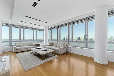 Rented by R New York