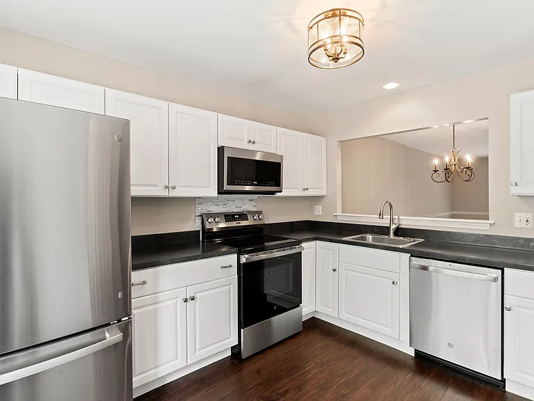 5 Ogden Ct — Photo 8