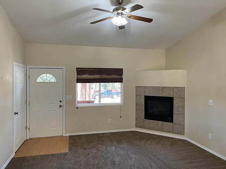611 Lake Ave — Photo 2