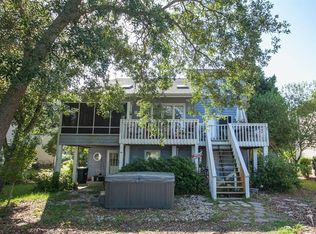 106 SW Yacht Dr, Oak Island, NC 28465