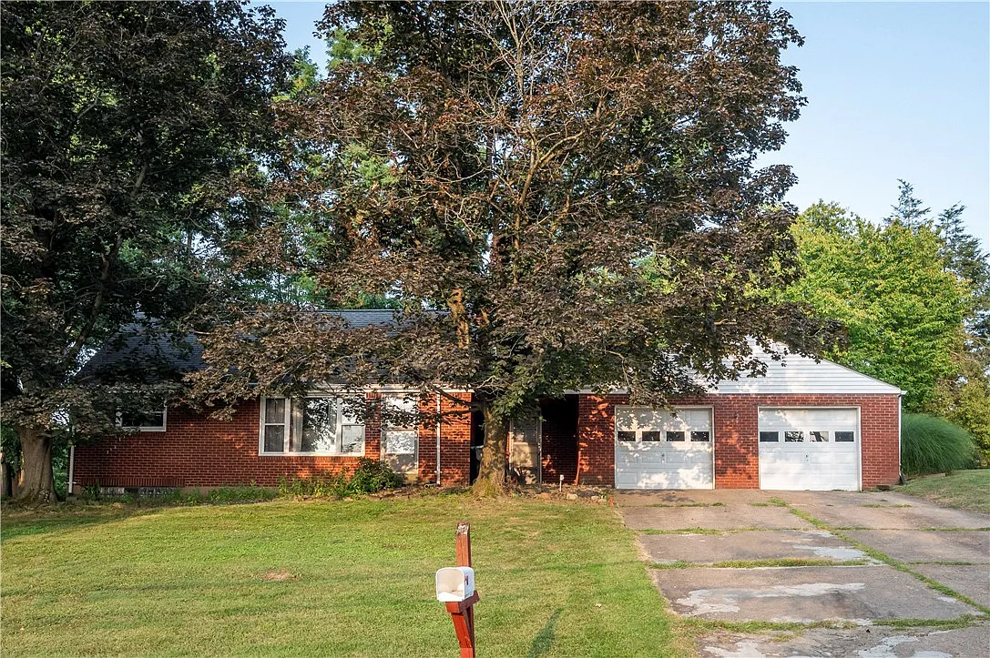101 W Marshall Dr photo 1