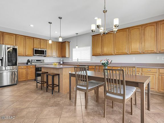 4th image of 8241 N Stonehill Dr
