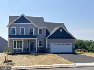 114 Foxglove Dr, Middletown, PA 17057