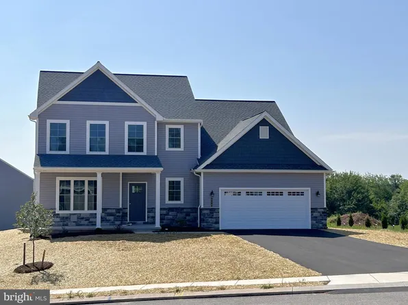 114 Foxglove Dr, Middletown, PA 17057
