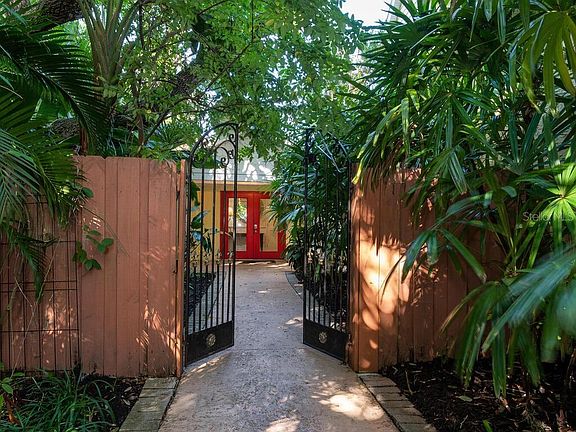 3rd image of 5214 Avenida Del Mare