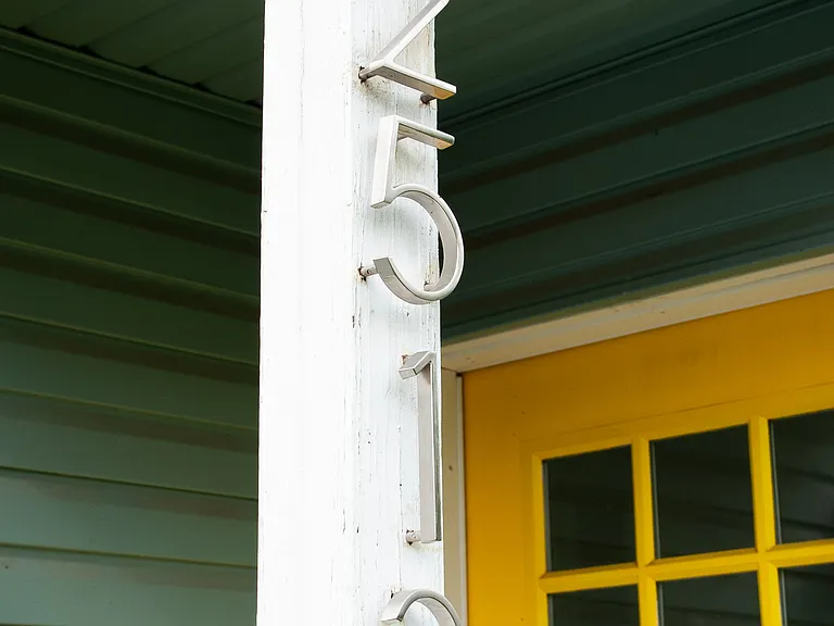 2512 Century Dr — Photo 3