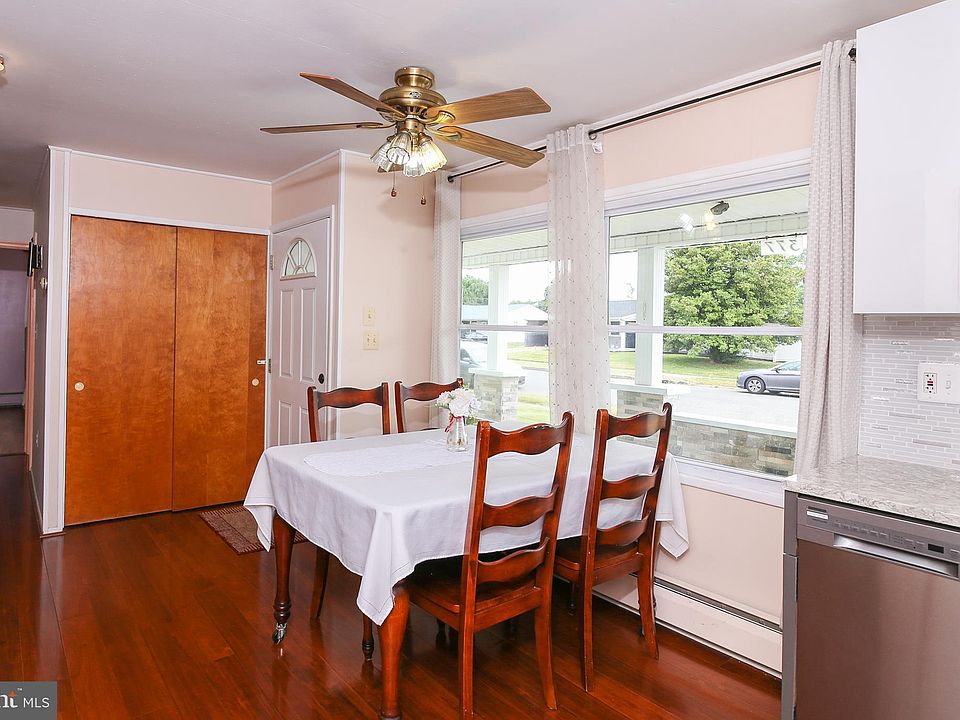 377 Stonybrook Dr, Levittown, PA 19055 Zillow