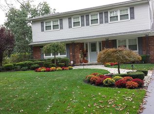 65 Sunnybrook Dr, Freehold, NJ 07728