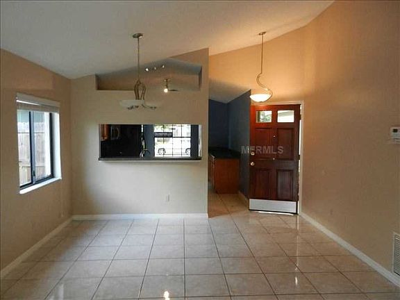 4th image of 1070 Manigan Ave