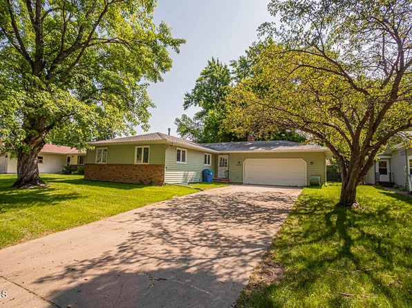 3401 1st St N, Fargo, ND 58102