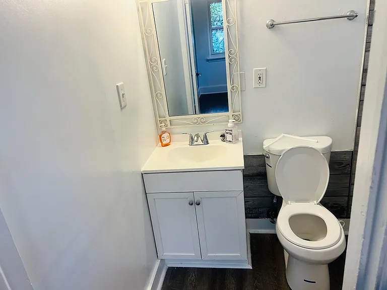 4109 S Tryon St — Photo 8