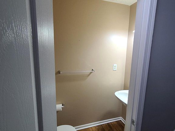 3rd image of 9631 Reiker Dr