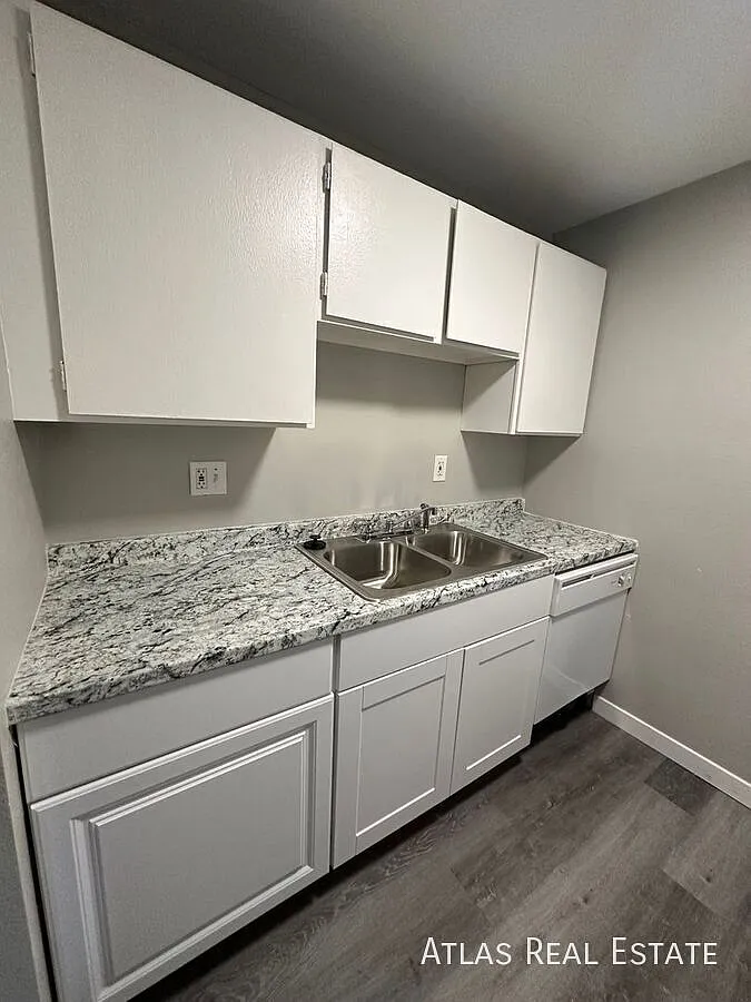 New Special! Fireplace, Large Living Room, Available Now — Photo 4
