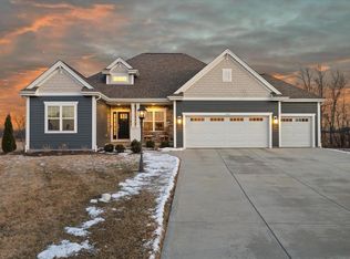 10830 North Tartan COURT, Mequon, WI 53097