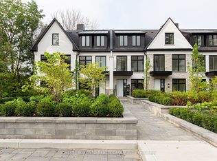 1136 Mona Rd #6, Mississauga, ON L5G 0C8
