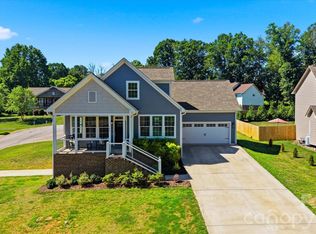135 Maplewood Ct, Hudson, NC 28638