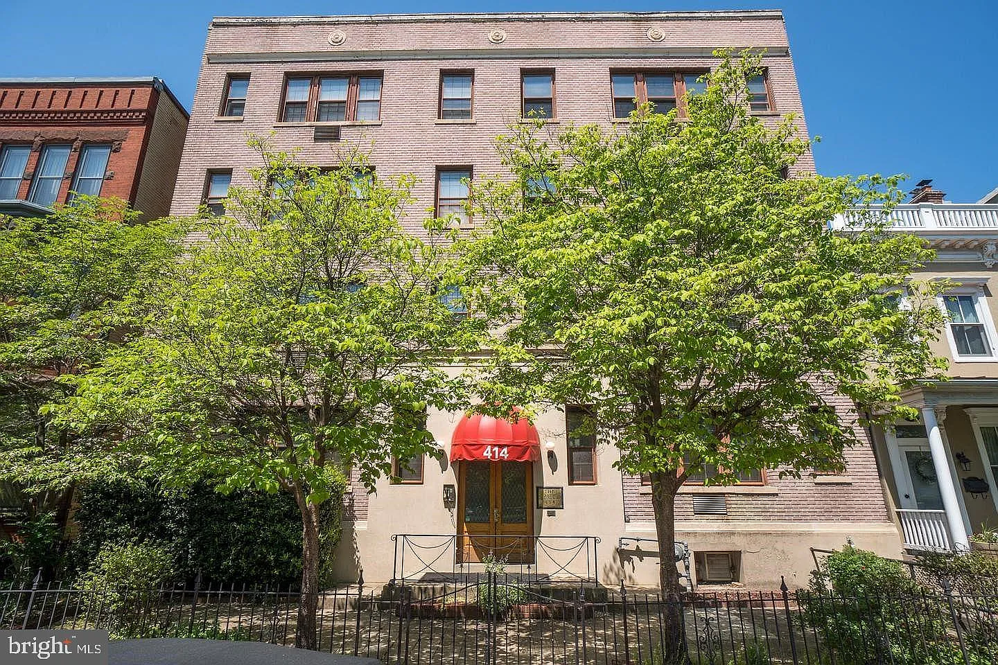 414 Seward Sq SE APT 104 photo 1