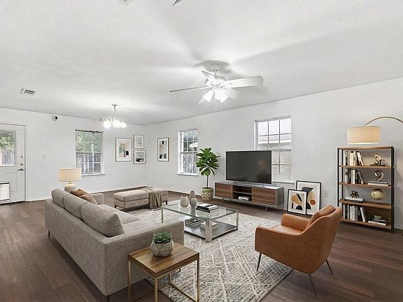 4th image of 15639 Danson Dr