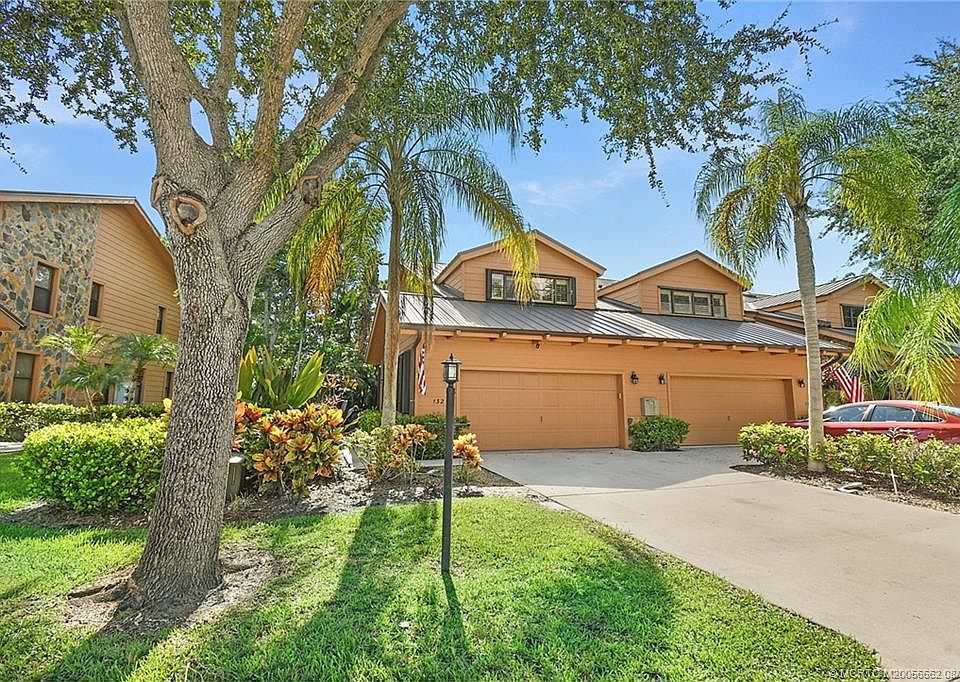 1st image of 132 SE Crestwood Cir