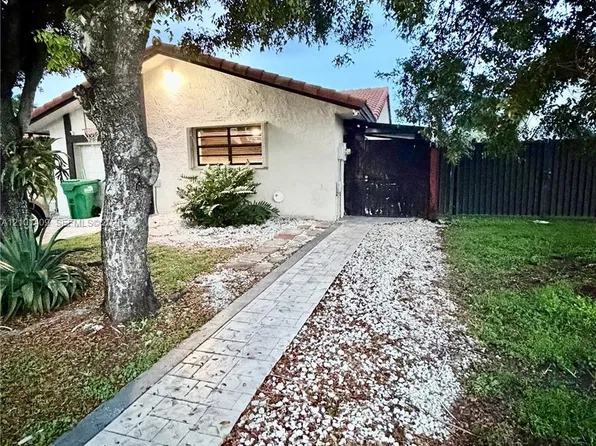 31 NW 133rd Pl #B, Miami, FL 33182