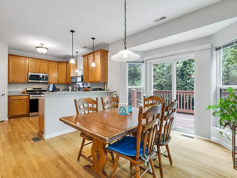 8018 Presidio Ct — Photo 11