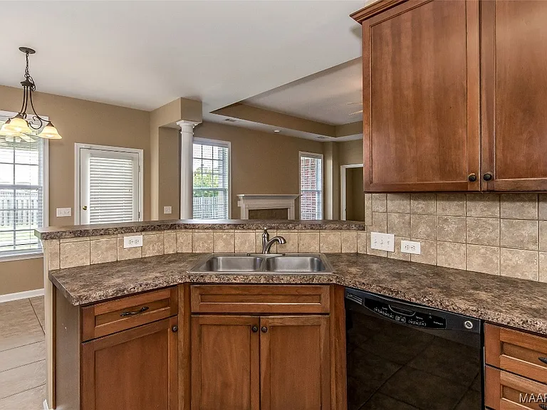 9625 Helmsley Cir — Photo 20