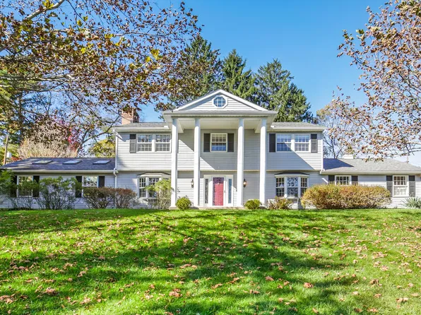733 Mount Parnassus Dr, Granville, OH 43023
