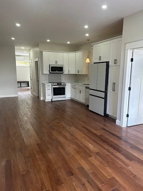 1 bed, 670 sqft, $2,300 — Photo 4