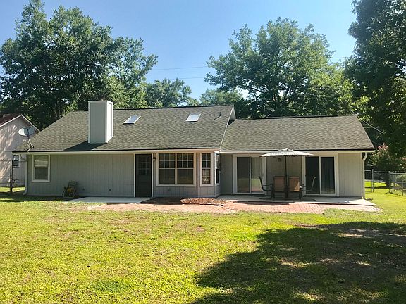 5th image of 3126 Lakeside Villa Dr