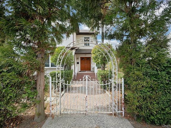 2nd image of 56 Stephenson Boulevard