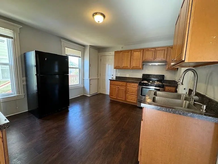 2-4 Gates Street — Photo 2