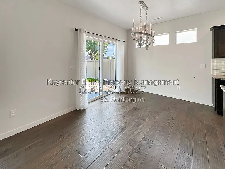 1376 W Pebblestone Dr — Photo 5
