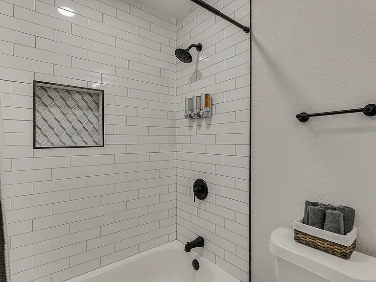 3921 Amy Ave — Photo 15