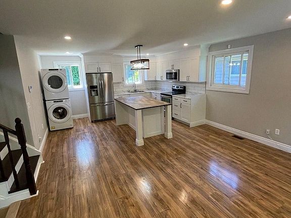 4th image of 30 Thorncrest Rd