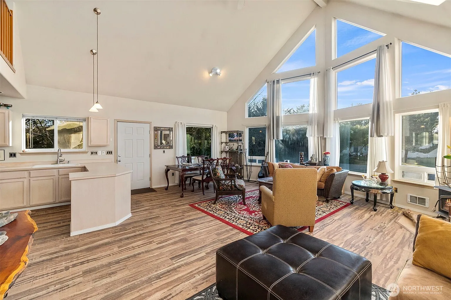 520 Inlet Avenue NW photo 1