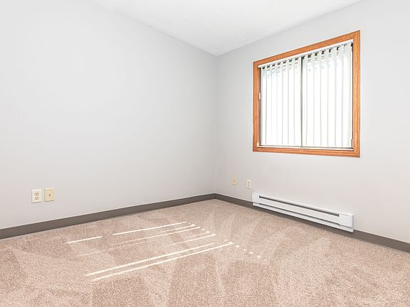 5th image of 931 41st St NW #102