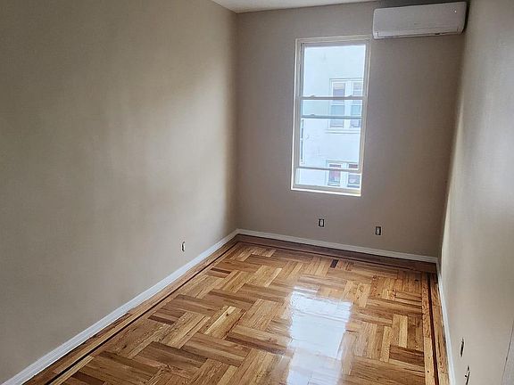 2nd image of 1766 Seward Ave APT 2