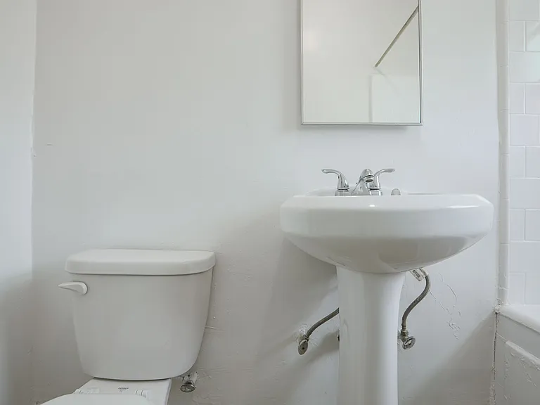 Catalina Apartments — Photo 6