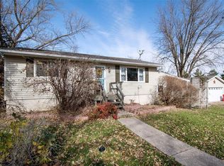 303 East St, Mount Auburn, IA 52313